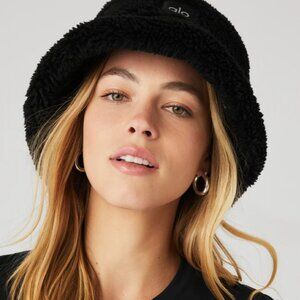 ALO Foxy Sherpa Bucket Hat S/M